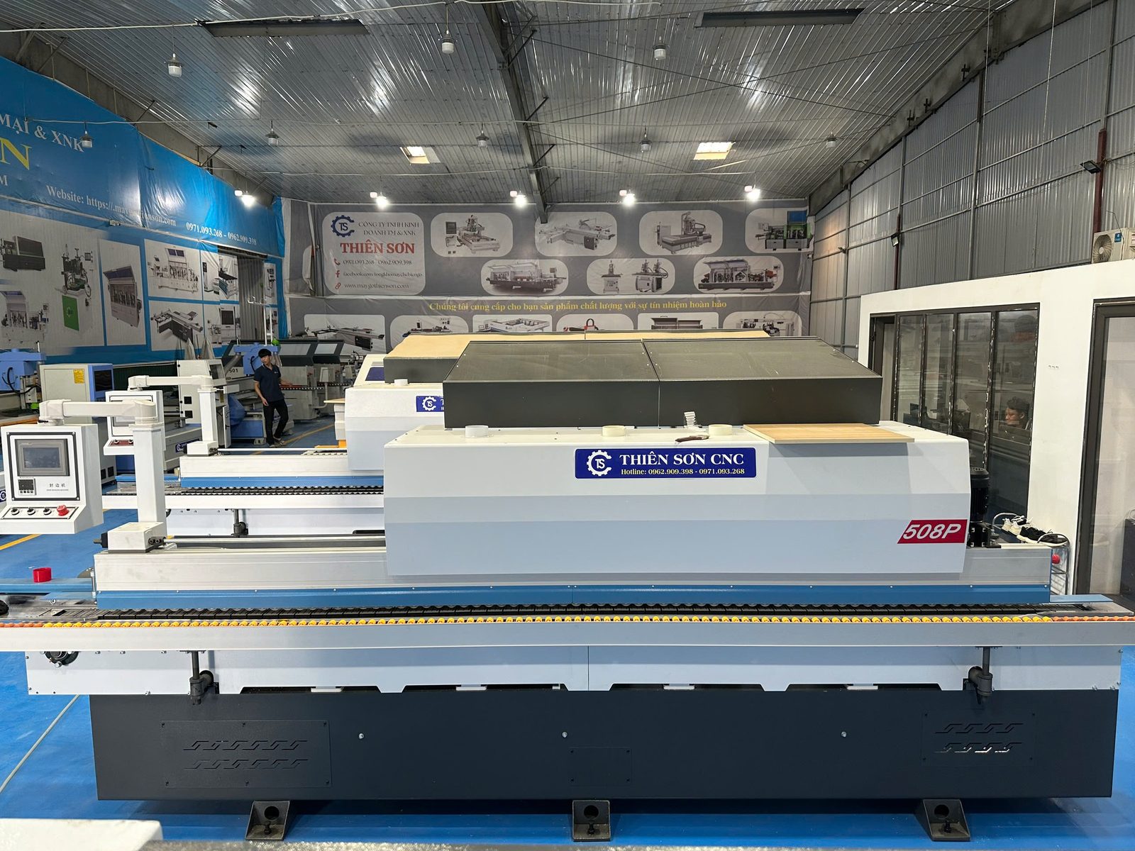 bàn giao máy dán cạnh 6 chức năng HM-508 tại Nghệ An