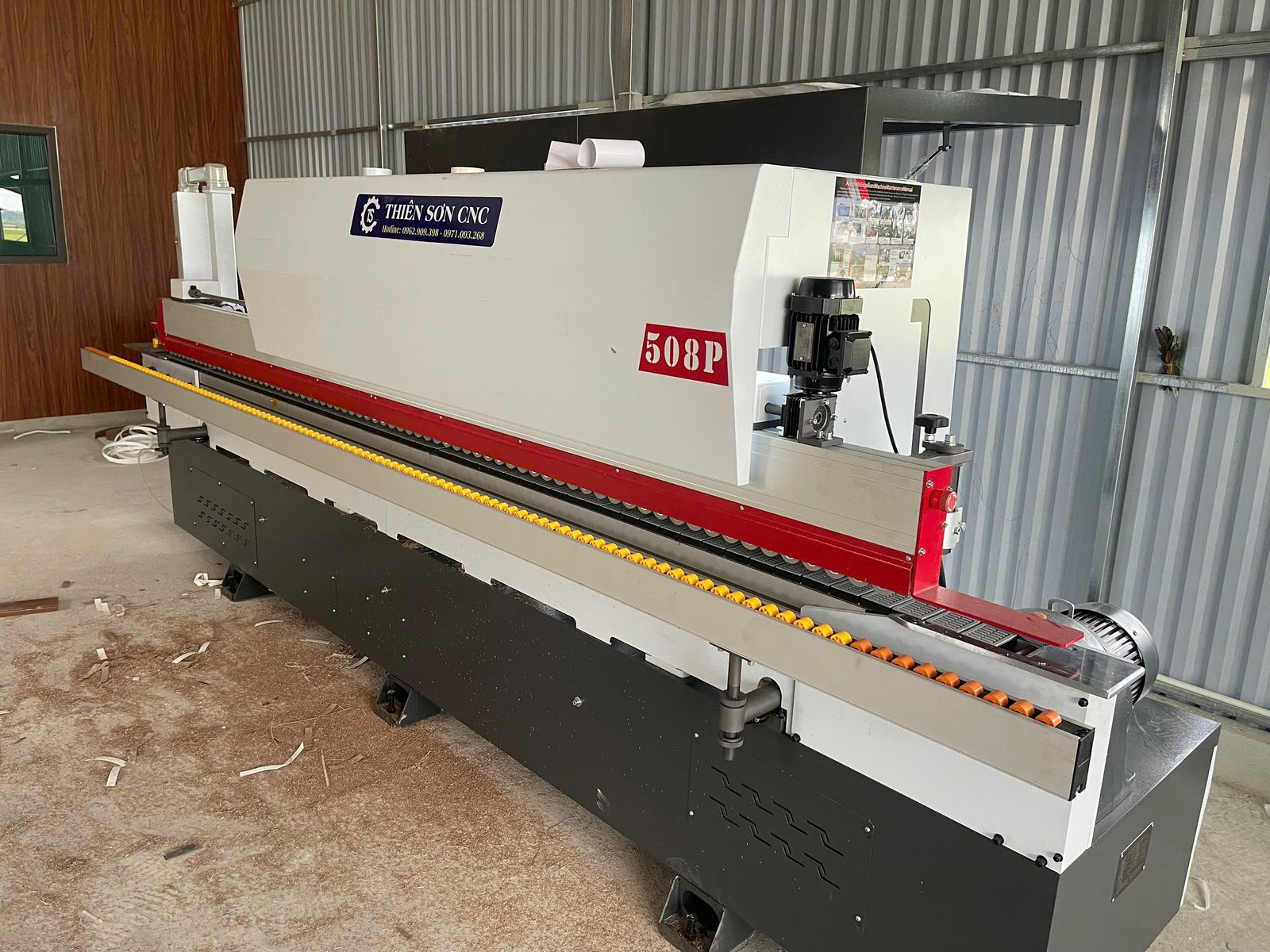 máy dán cạnh HM-508 sau khi lắp đặt tại Nghệ An