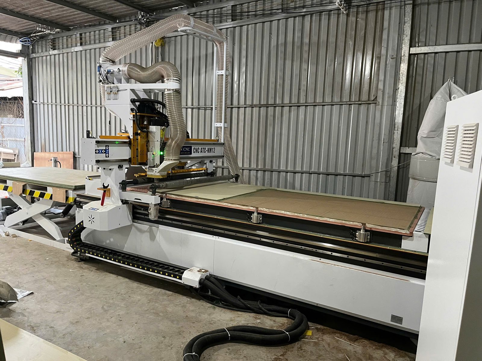 Máy CNC ATC-KM12 thay 12 dao tự động