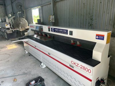 Mua máy khoan ngang laser tại Nghệ An: xưởng làm tủ có nên chọn máy 2 đầu?
