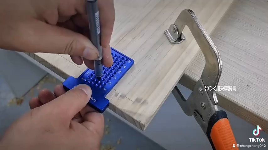 Bộ cữ khoan cam: cách khoan cam chốt đều cho tủ gỗ công nghiệp