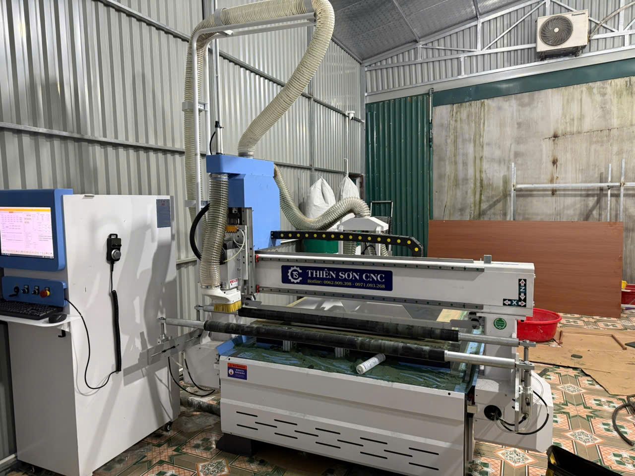 combo CNC 1 đầu dán cạnh khoan ngang hình ảnh thực tế