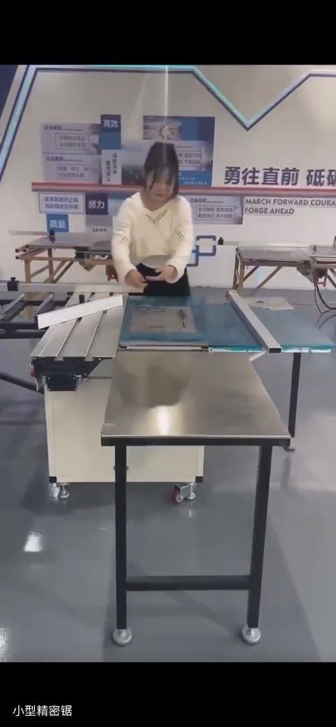 Hà Tĩnh xưởng mới nên mua máy cưa bàn trượt mini hay máy cưa 3m2 hình ảnh thực tế