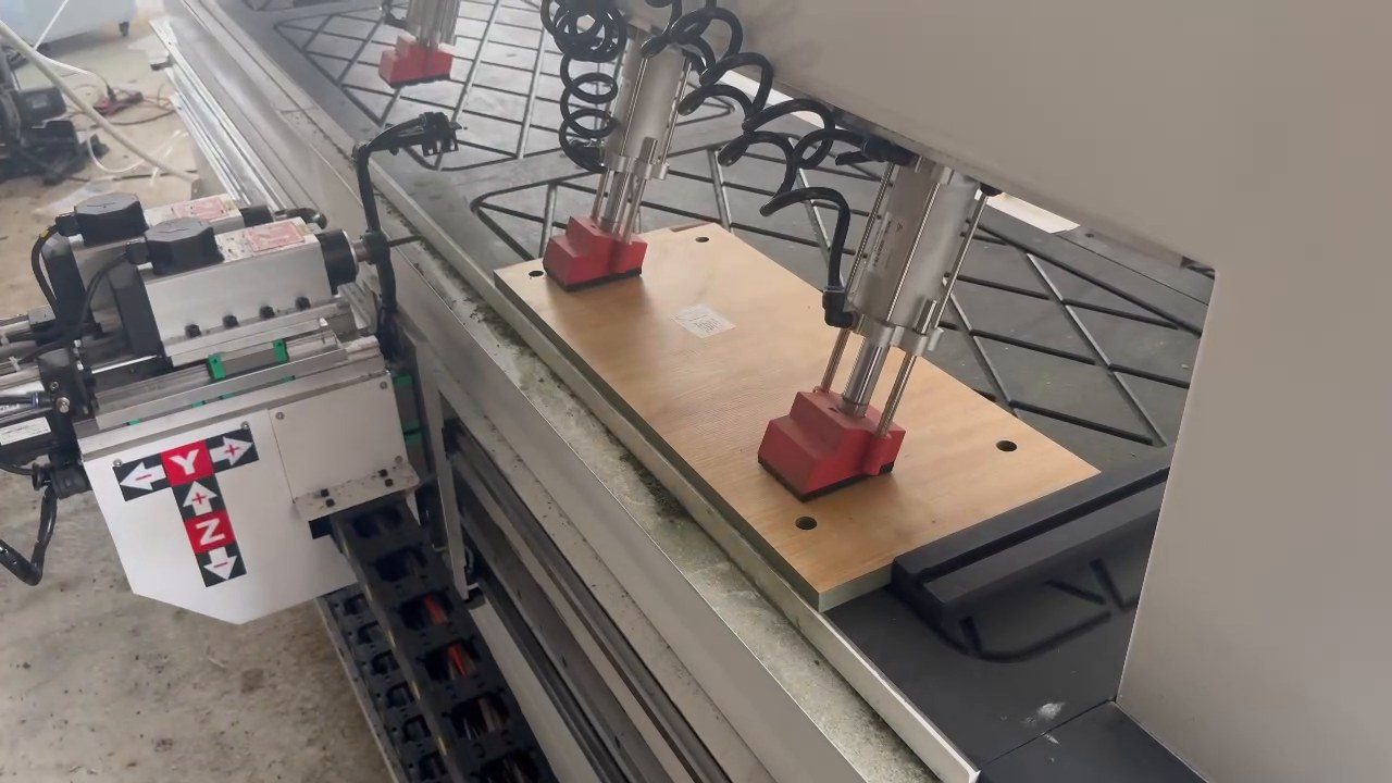 nâng cấp từ cưa bàn trượt lên máy CNC khi chạy thử máy