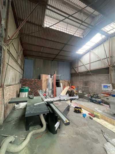 Kinh nghiệm test máy cưa bàn trượt 3m2 trước khi nhận bàn giao