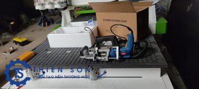 Làm tủ áo, tủ bếp nên khoan cam hay dùng liên kết chốt gỗ?