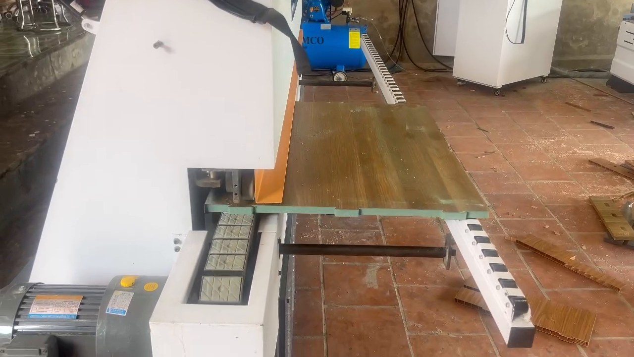 máy CNC 1 đầu có cần máy khoan ngang laser hình ảnh thực tế
