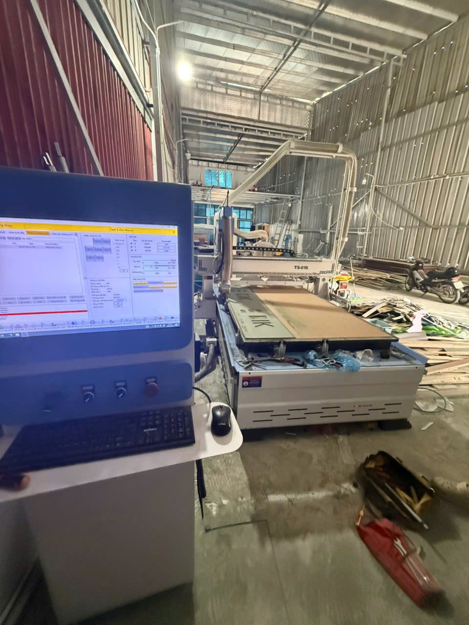 máy CNC 1 đầu có đủ làm tủ bếp không thông số máy