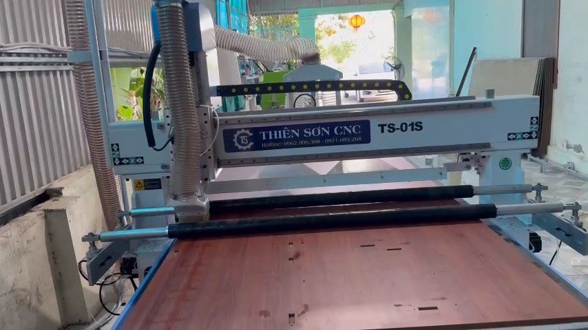 máy CNC chạy MDF chống ẩm hình ảnh thực tế
