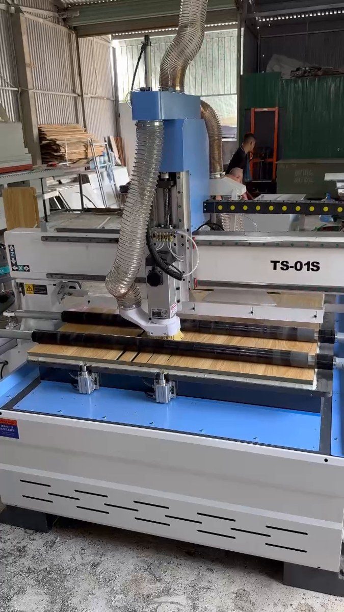 máy CNC gỗ công nghiệp giá bao nhiêu khi chạy thử