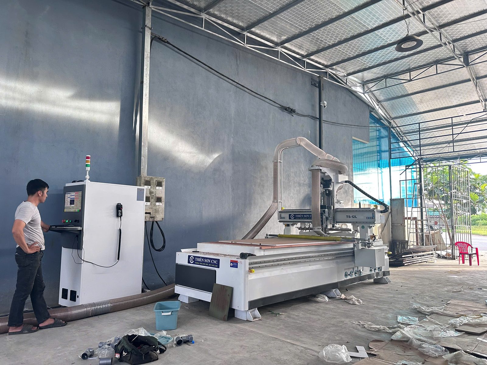 máy CNC làm tủ bếp cần những dao gì thông số máy