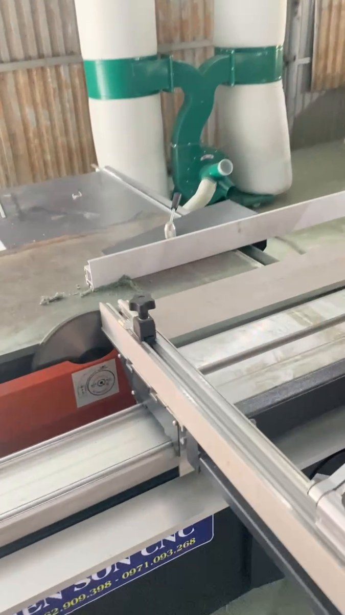 máy cưa bàn trượt 3m2 cần mặt bằng bao nhiêu hình ảnh thực tế