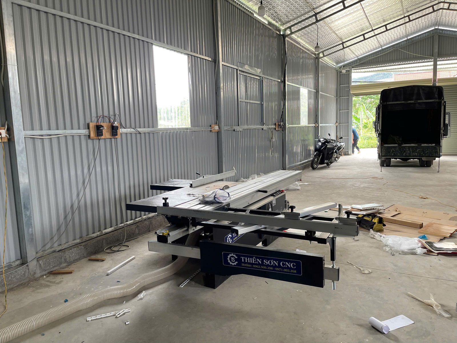 máy cưa bàn trượt 3m2 giá bao nhiêu thông số máy