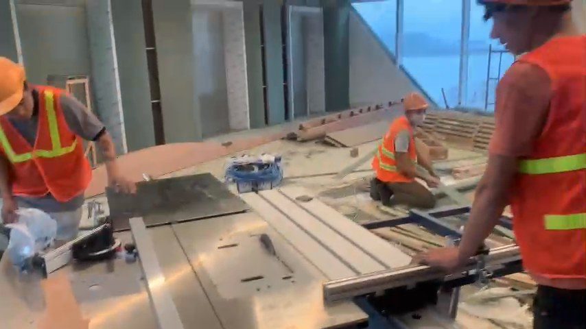 máy cưa bàn trượt cắt ván dài bị lệch hình ảnh thực tế