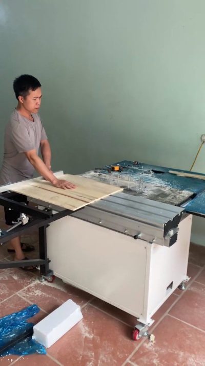 Máy cưa bàn trượt cắt ván phủ Laminate: làm sao để hạn chế mẻ cạnh?