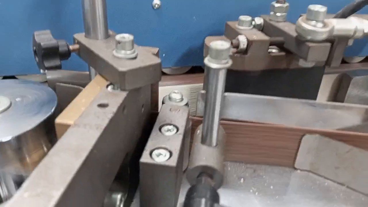 máy dán cạnh 6 chức năng có đủ làm tủ bếp đẹp không hình ảnh thực tế