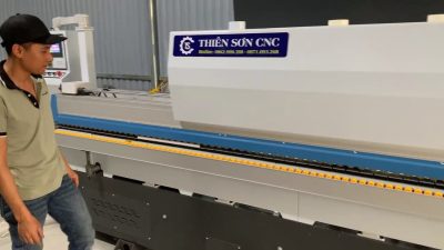 Máy dán cạnh chạy chỉ dày 2mm cần chỉnh những gì để mép đẹp?