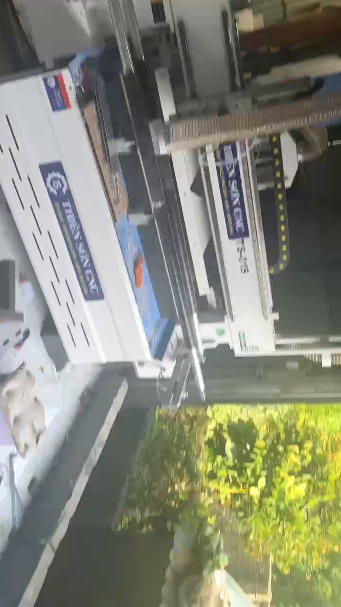 máy hút bụi cho CNC khi chạy thử
