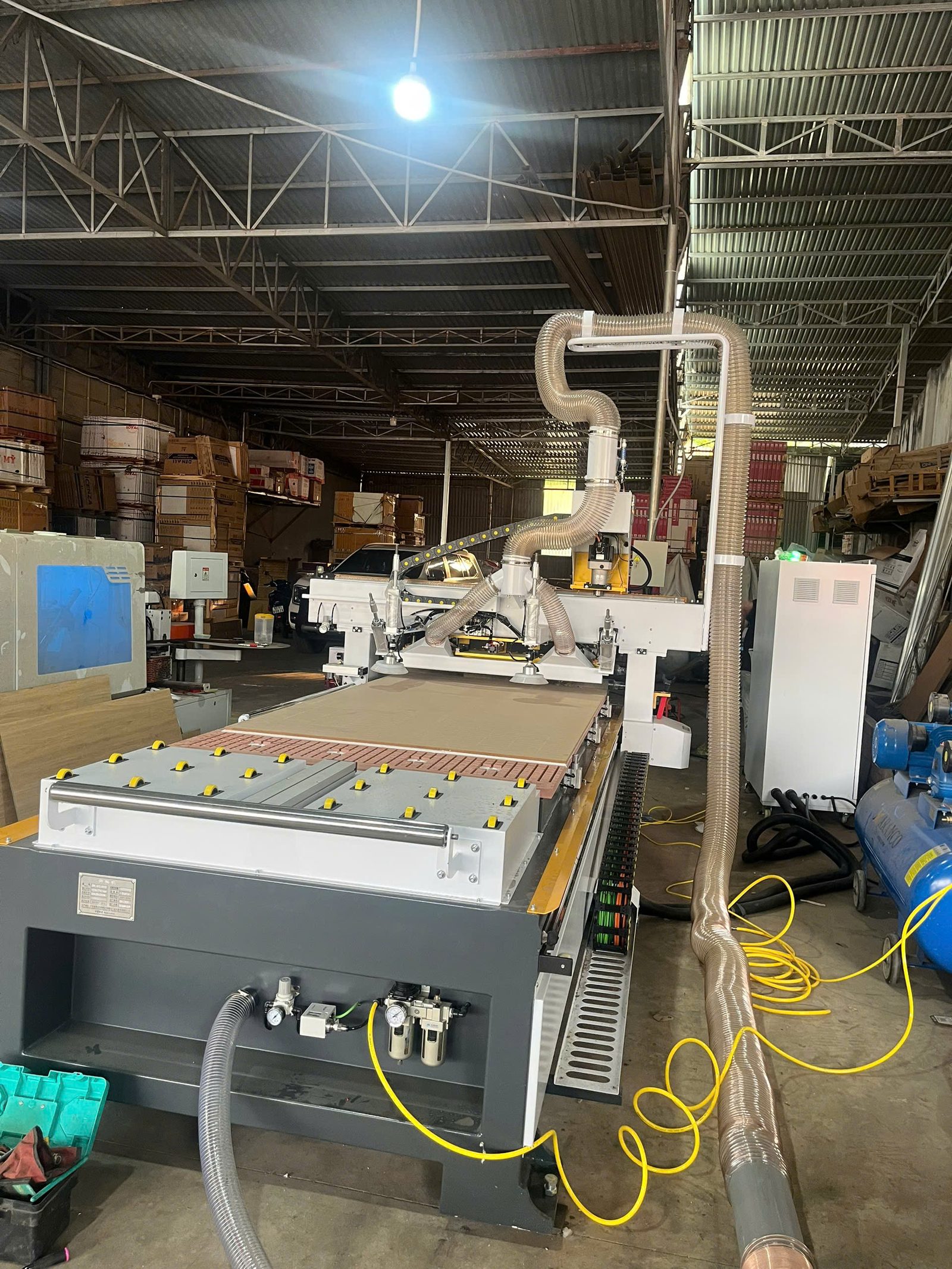 máy hút bụi CNC đường ống dài bao nhiêu thì bị yếu lực hút thông số máy