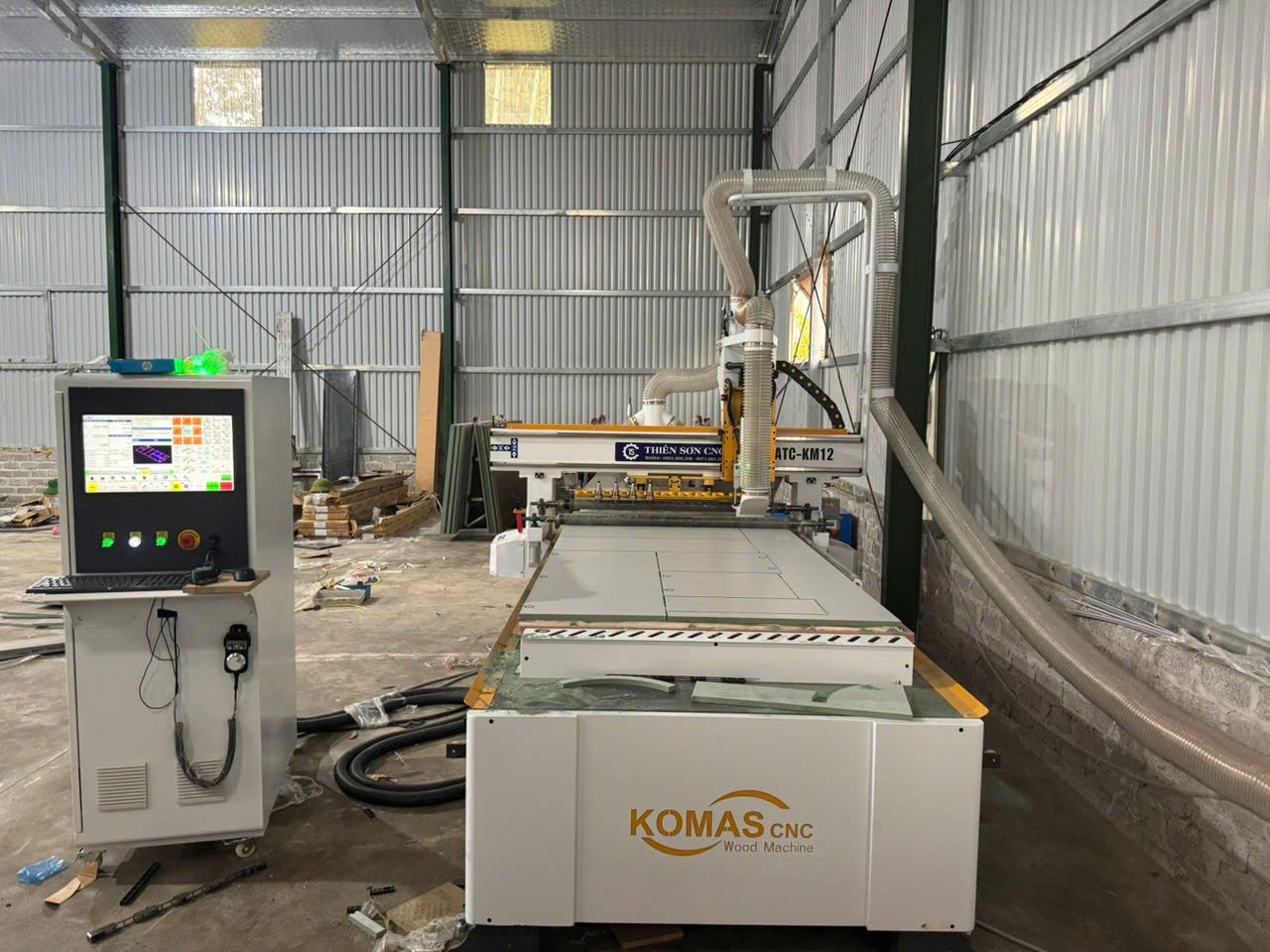 mua máy CNC cũ hay máy CNC mới hình ảnh thực tế