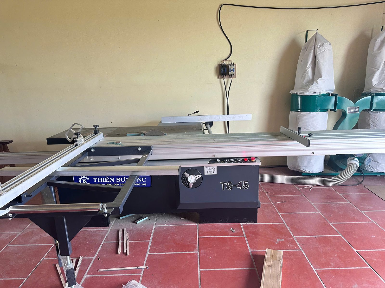 mua máy cưa bàn trượt 3m2 cần chuẩn bị mặt bằng hình ảnh thực tế