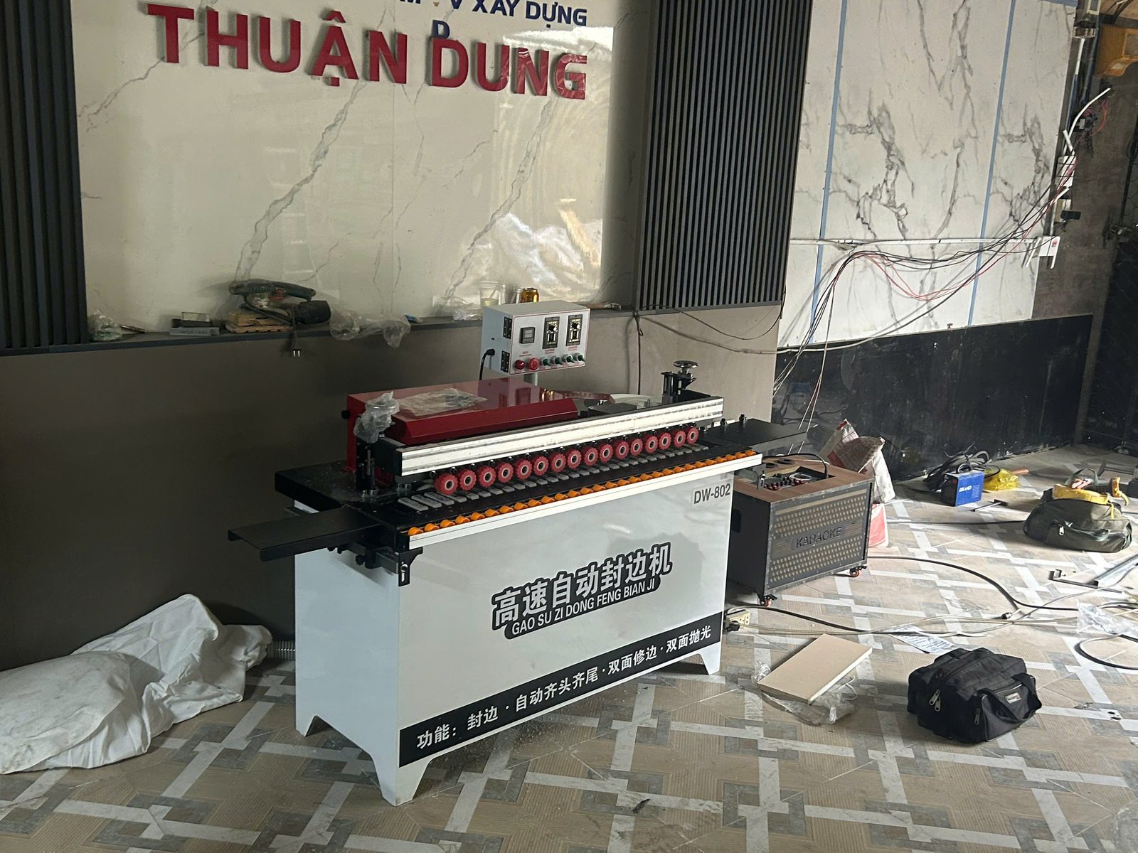 nên chọn máy dán cạnh mini hay máy dán cạnh cũ hình ảnh thực tế