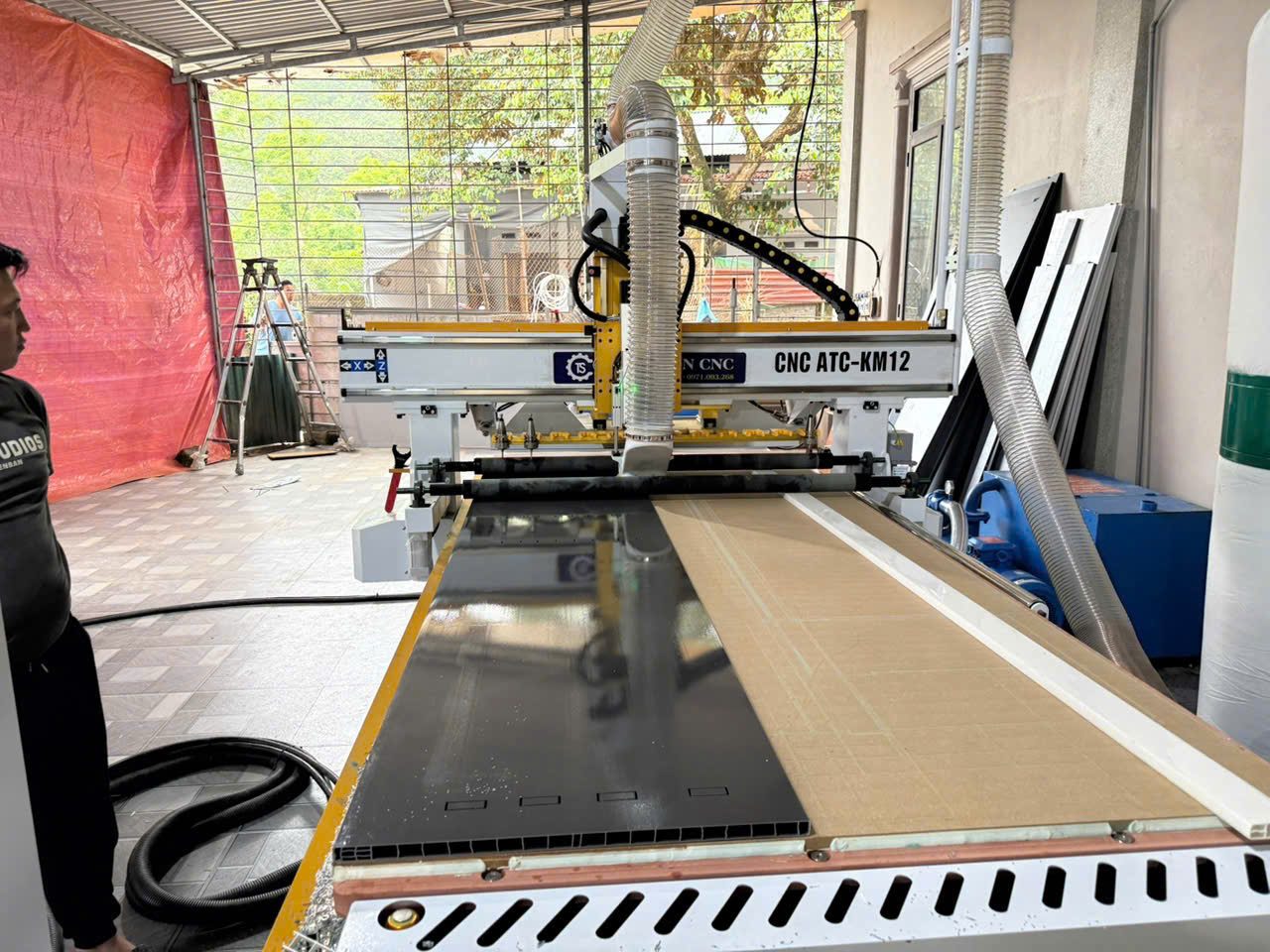 máy CNC 1 đầu hay CNC thay dao tự động cho xưởng tủ bếp thông số máy