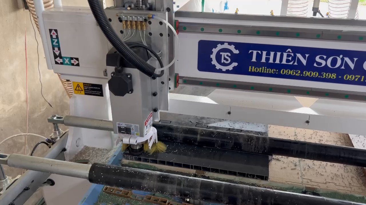Quảng Nam xưởng gỗ công nghiệp nên mua CNC trước hay máy dán cạnh trước?