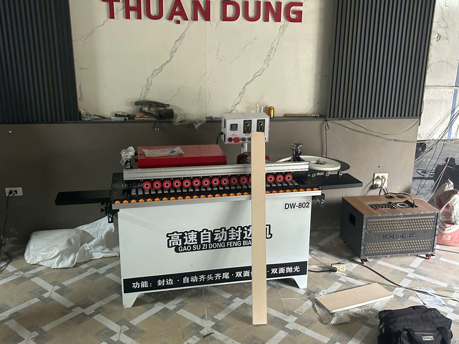 so sánh máy dán cạnh ST-600 và HC-802 hình ảnh thực tế