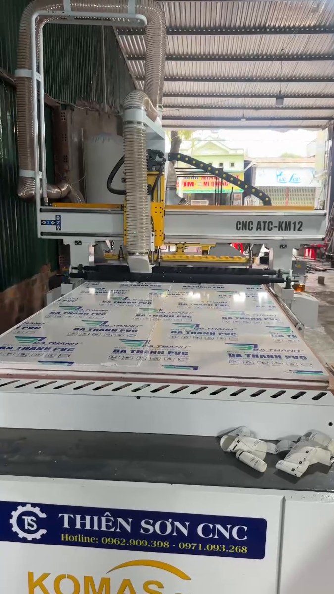 dán cạnh vẫn hở keo dù máy còn mới thông số máy
