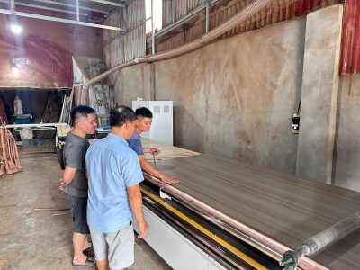 Xưởng hay làm ván chống ẩm MDF lõi xanh nên chọn dao CNC và hút bụi ra sao?