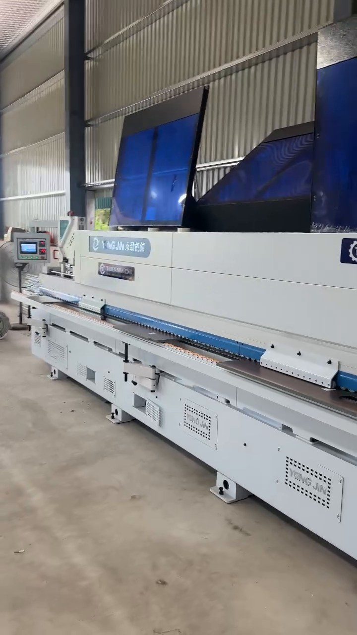 Xưởng làm cánh Acrylic nên chọn máy dán cạnh như thế nào để hạn chế xước bóng?