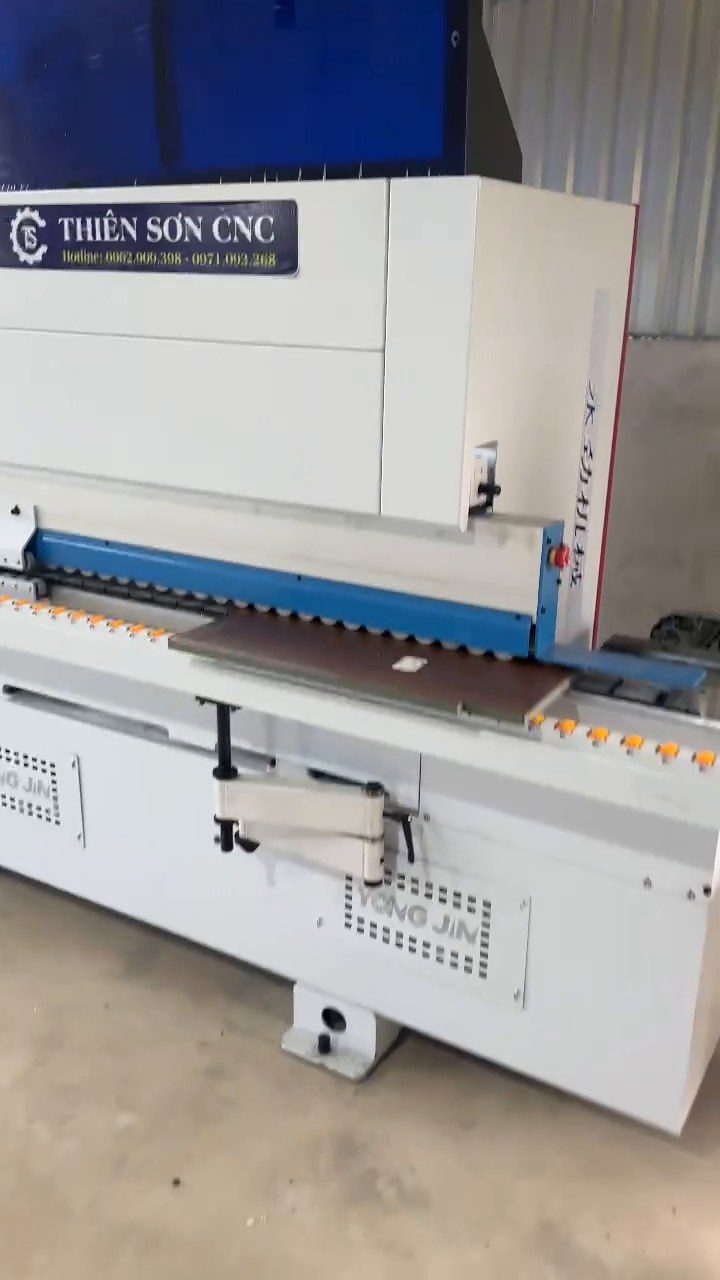 xưởng làm cánh Acrylic nên chọn máy dán cạnh như thế nào hình ảnh thực tế