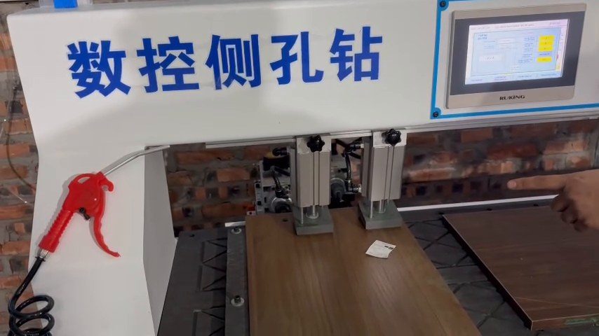 xưởng làm tủ áo nên mua máy khoan ngang laser hay khoan cam trước hình ảnh thực tế