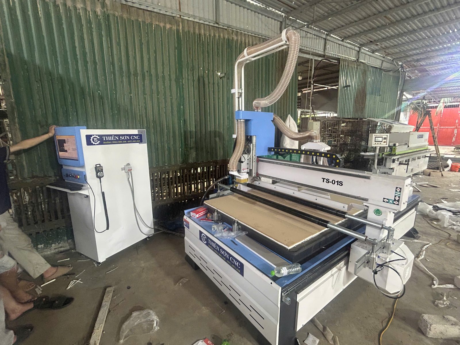 xưởng làm tủ bếp bị chậm tiến độ nên nâng cấp máy nào trước thông số máy