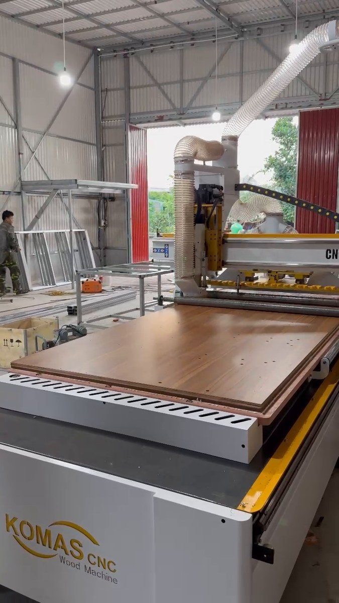 tủ bếp cao cấp nên đầu tư máy dán cạnh 7 chức năng hay CNC ATC hình ảnh thực tế