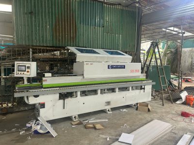 Xưởng làm tủ bếp nên đầu tư máy CNC, máy dán cạnh hay máy khoan ngang trước?