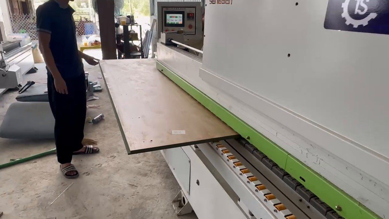 Xưởng mở rộng sản xuất nên bố trí combo CNC, cưa bàn trượt và dán cạnh thế nào?