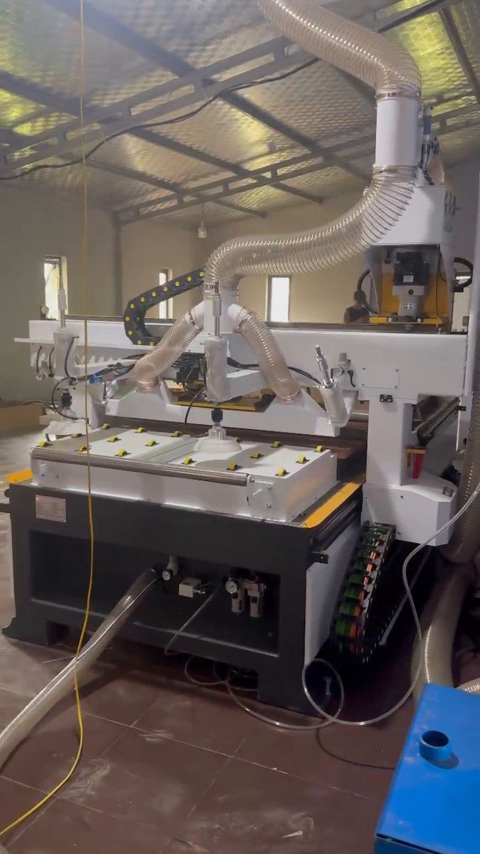 xưởng mới nhận đơn tủ bếp nhiều nên mua máy CNC trước hay máy dán cạnh trước hình ảnh thực tế