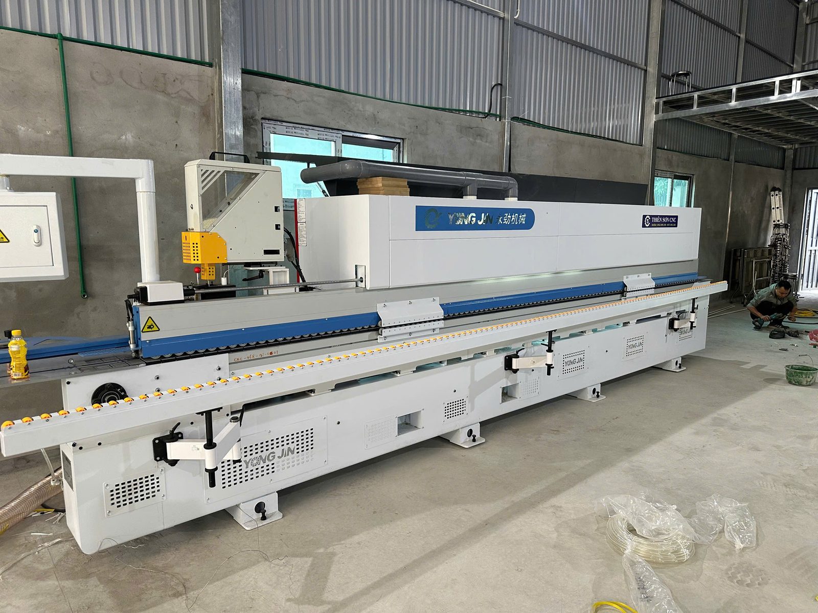 Xưởng nội thất dùng điện 1 pha có chạy được máy dán cạnh không?