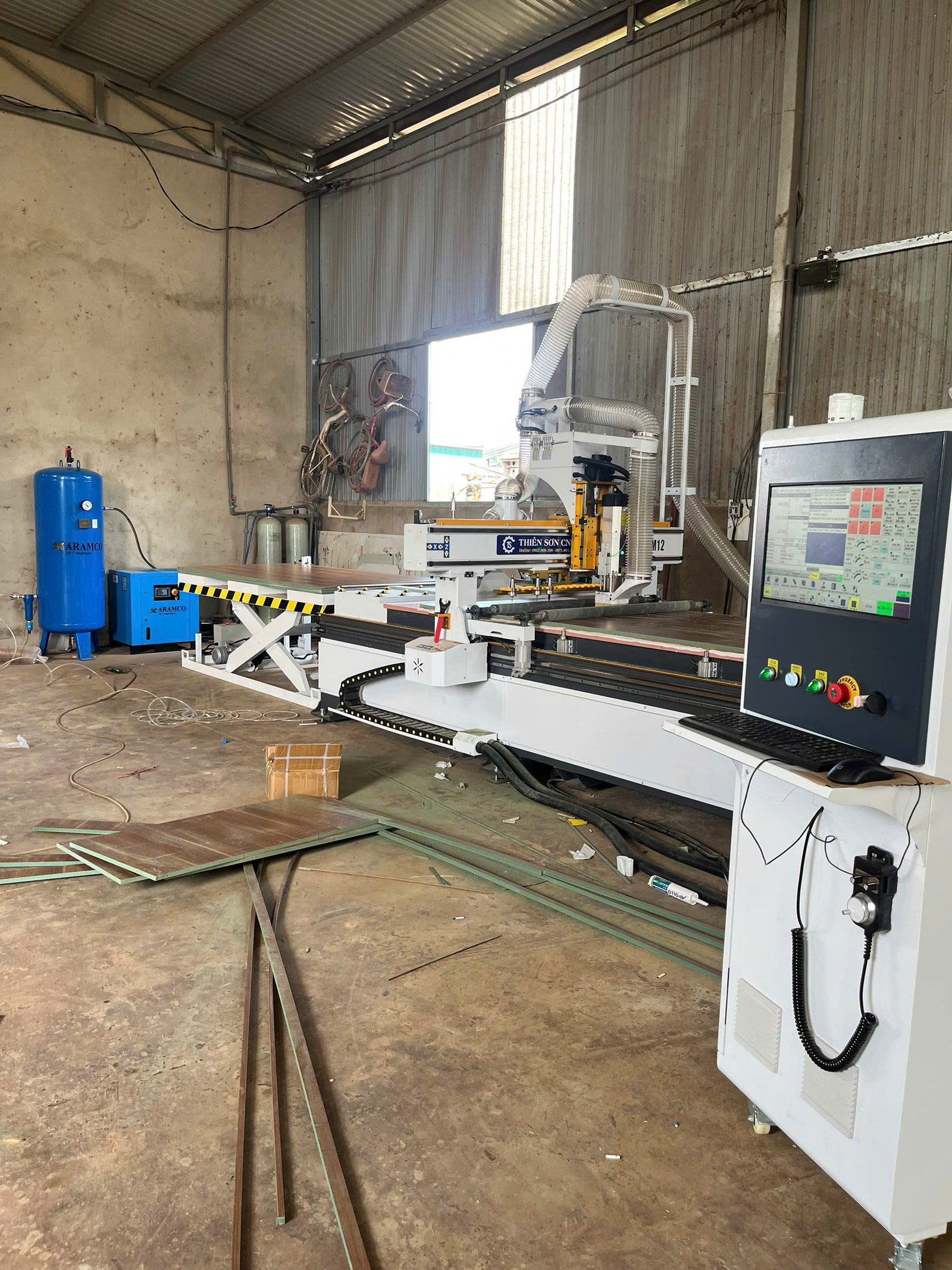 xưởng tủ bếp nhỏ nên dùng CNC 1 đầu công suất bao nhiêu thông số máy